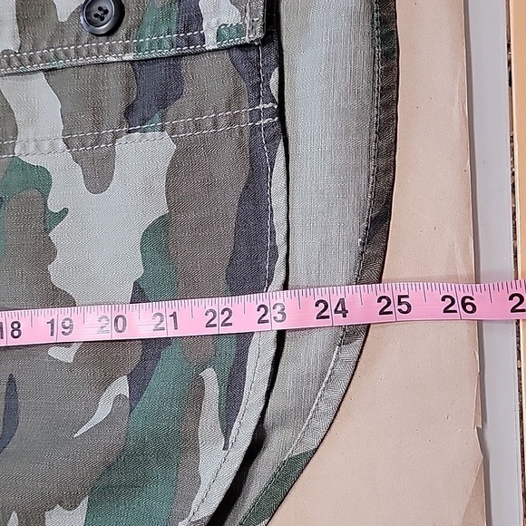J. Crew Size M Camouflage Button Up Utility Shacket, Excellent Used Condition - Picture 10 of 13